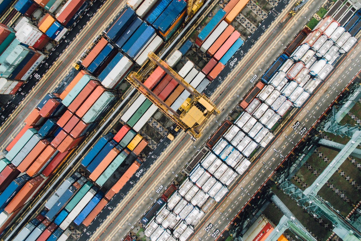Managing MongoDB on docker with docker-compose